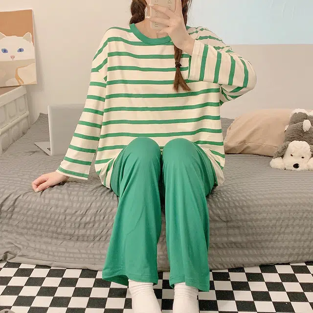 顶瓜瓜 条纹图案设计圆领简约舒适可外穿家居服睡衣套装 女款