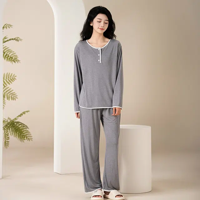 顶瓜瓜 圆领长袖长裤纯色简约休闲舒适家居服秋季睡衣套装 女款