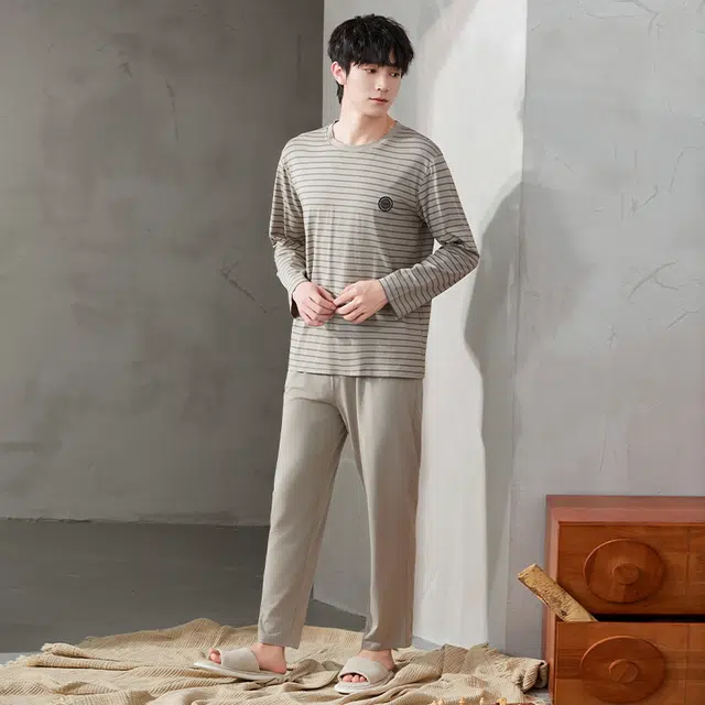 顶瓜瓜 条纹图案圆领设计纯棉面料亲肤舒适可外穿家居服睡衣套装 男款