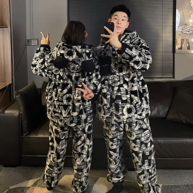 顶瓜瓜 冬季字母满印时尚简约风珊瑚绒加绒加厚保暖连帽休闲舒适家居服睡衣套装 男女同款