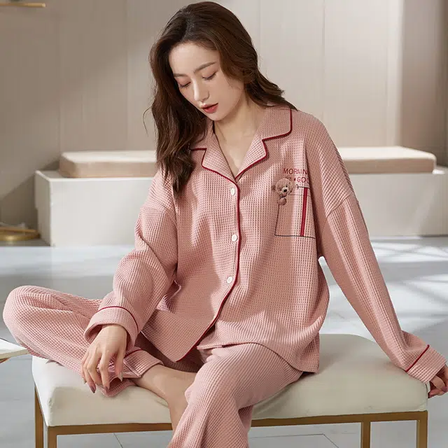 顶瓜瓜 翻领设计带小熊图案华夫格舒适亲肤透气可外穿家居服睡衣套装 男女同款
