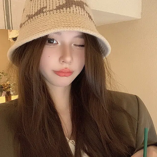 俞兆林 秋冬时尚拼色保暖防风简约百搭 腈纶 绒线帽 女款 黑色