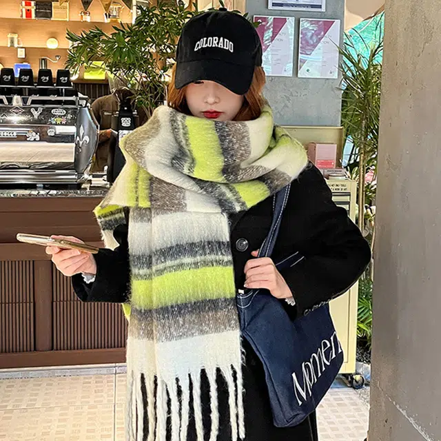 俞兆林 韩版百搭加厚马海毛绒美拉德高级氛围感 绒线围巾 女款