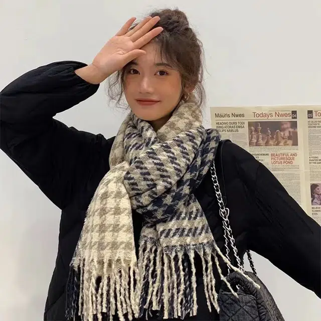 俞兆林 经典款千鸟格中性风百搭流苏简约围脖学生时尚仿羊绒保暖 聚酯纤维 绒线围巾 男女同款情侣款