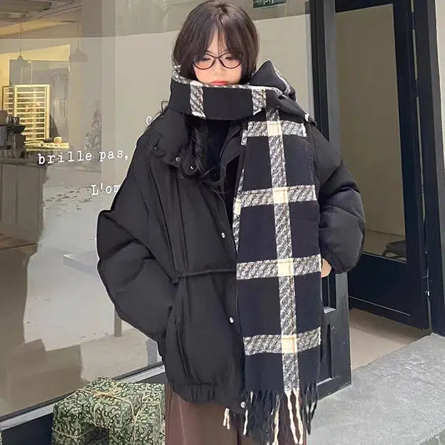 俞兆林 韩版秋冬潮流百搭格子拼色黑白学生保暖 涤纶 绒线围巾 男女同款情侣款