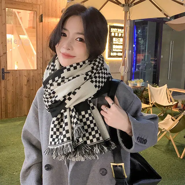 俞兆林 英伦格纹棋盘格百搭围脖两用  绒线围巾  男女同款情侣款