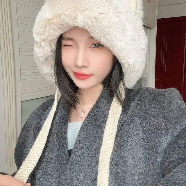 俞兆林 日系甜美可爱狐狸耳朵绑带套头护耳 腈纶 绒线帽 女款