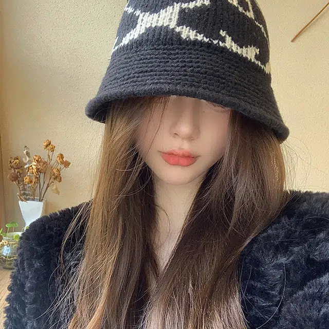 俞兆林 秋冬时尚拼色保暖防风简约百搭 腈纶 绒线帽 女款 黑色