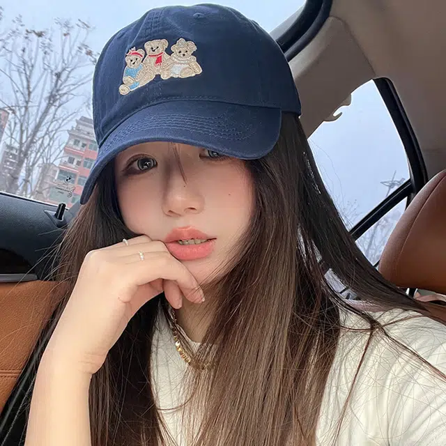 俞兆林 甜美可爱卡通小熊刺绣软顶户外出游时尚潮流百搭大头围显脸小 棉 鸭舌帽 男女同款情侣款