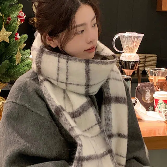 俞兆林 韩版秋冬保暖防寒加厚格纹拼接百搭 绒线围巾  女款