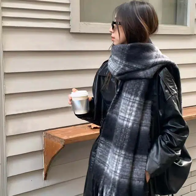 俞兆林 经典黑白加大加厚格纹撞色含羊毛保暖 聚酯纤维 绒线围巾 男女同款情侣款