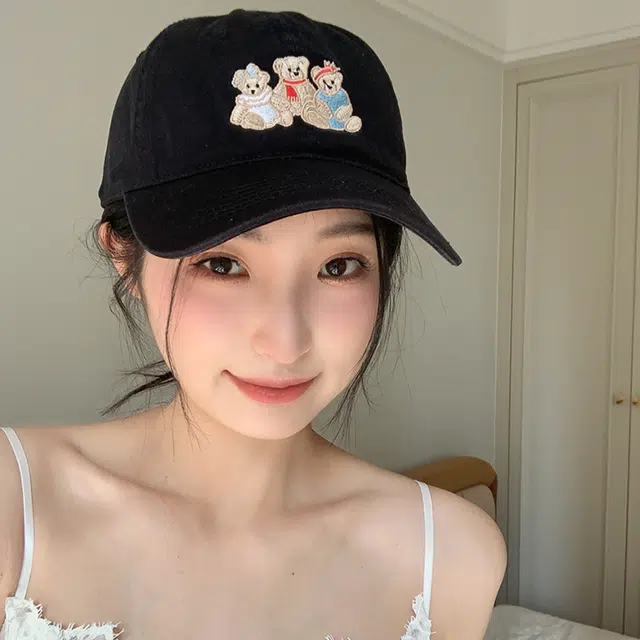 俞兆林 甜美可爱卡通小熊刺绣软顶户外出游时尚潮流百搭大头围显脸小 棉 鸭舌帽 男女同款情侣款