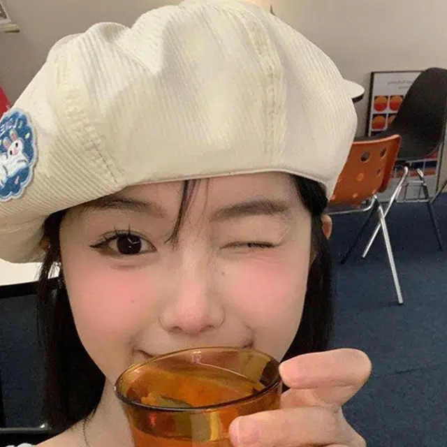 俞兆林 日系可爱甜美卡通兔子贴布夏季薄款透气百搭显脸小画家 腈纶 贝雷帽 女款