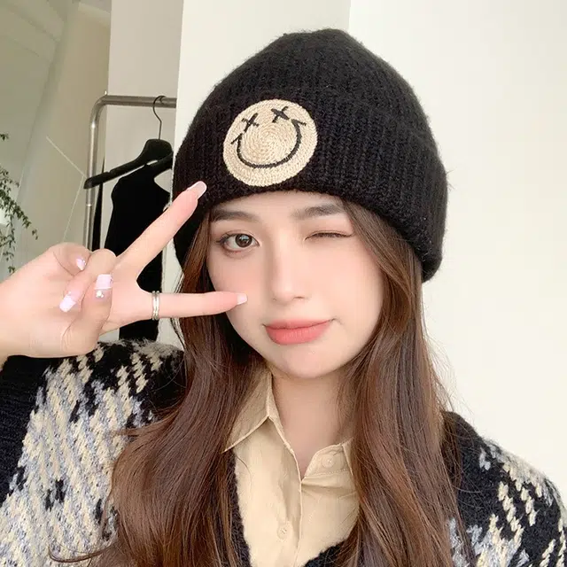 俞兆林 笑脸刺绣保暖宽松大头围针织帽百搭冷帽 毛线 绒线帽 男女同款情侣款