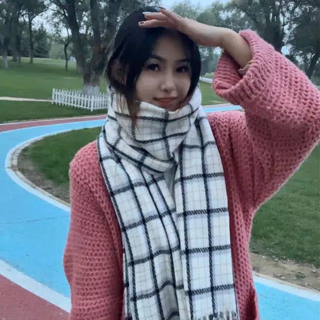 俞兆林 校园文艺风格纹保暖加厚 聚酯纤维 绒线围巾 男女同款情侣款