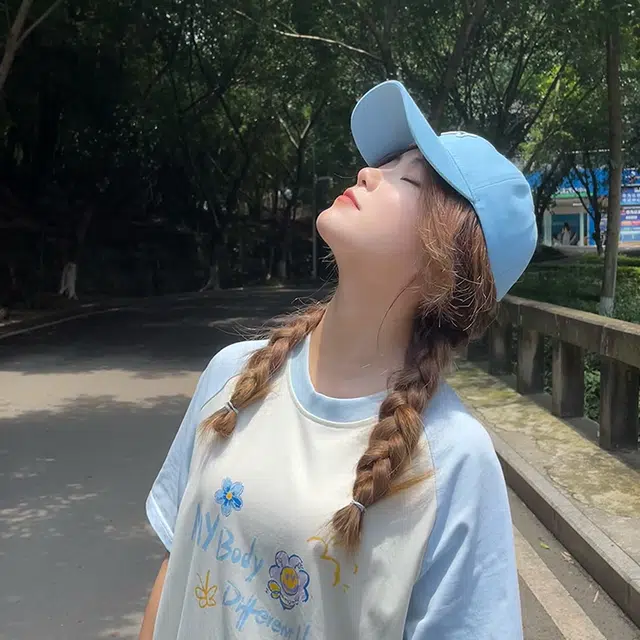 俞兆林 可爱小熊刺绣软顶户外出行遮阳时尚潮流百搭大头围显脸小 棉 鸭舌帽 男女同款情侣款
