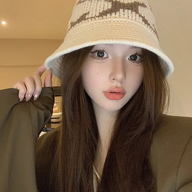 俞兆林 秋冬时尚拼色保暖防风简约百搭 腈纶 绒线帽 女款 黑色