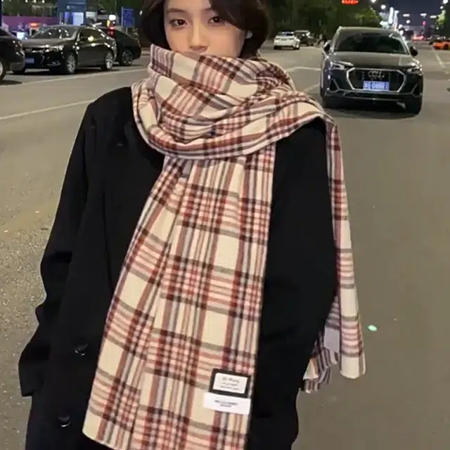 俞兆林 格纹软糯仿羊绒保暖百搭披肩两用 绒线围巾  男女同款情侣款