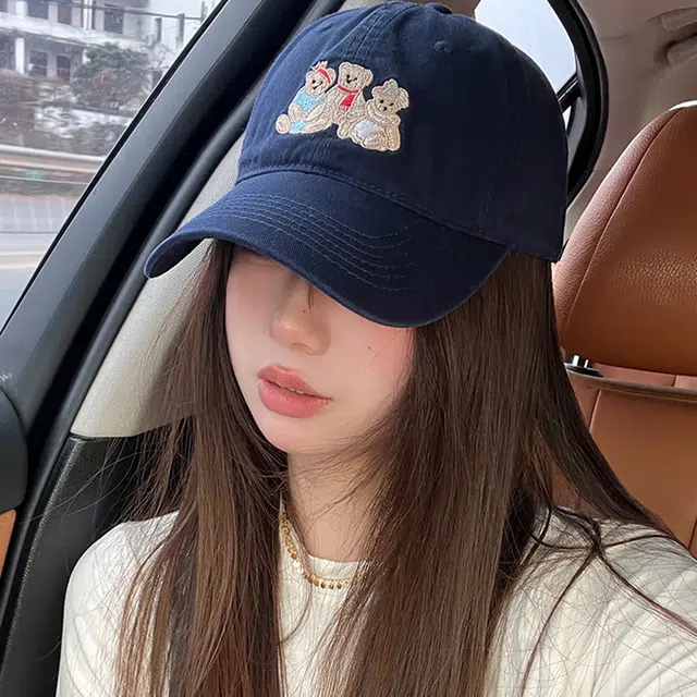 俞兆林 甜美可爱卡通小熊刺绣软顶户外出游时尚潮流百搭大头围显脸小 棉 鸭舌帽 男女同款情侣款