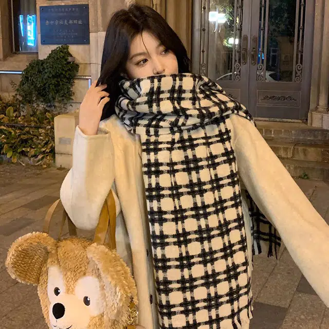 俞兆林 百搭高级感保暖加厚井字格子 心动礼盒装 聚酯纤维 绒线围巾 男女同款情侣款