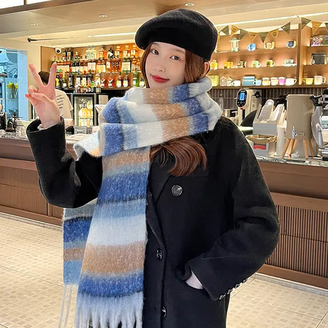 俞兆林 韩版百搭加厚马海毛绒美拉德高级氛围感 绒线围巾 女款