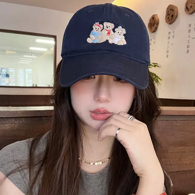 俞兆林 甜美可爱卡通小熊刺绣软顶户外出游时尚潮流百搭大头围显脸小 棉 鸭舌帽 男女同款情侣款