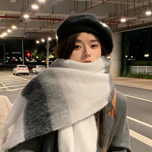 俞兆林 高级渐变色加厚加长大版保暖马海毛仿羊绒 心动礼盒装 聚酯纤维 绒线围巾 男女同款情侣款