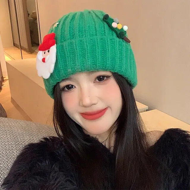 俞兆林 可爱圣诞 百搭显脸小防寒针织帽圣诞老人护耳帽 腈纶  绒线帽  男女同款情侣款