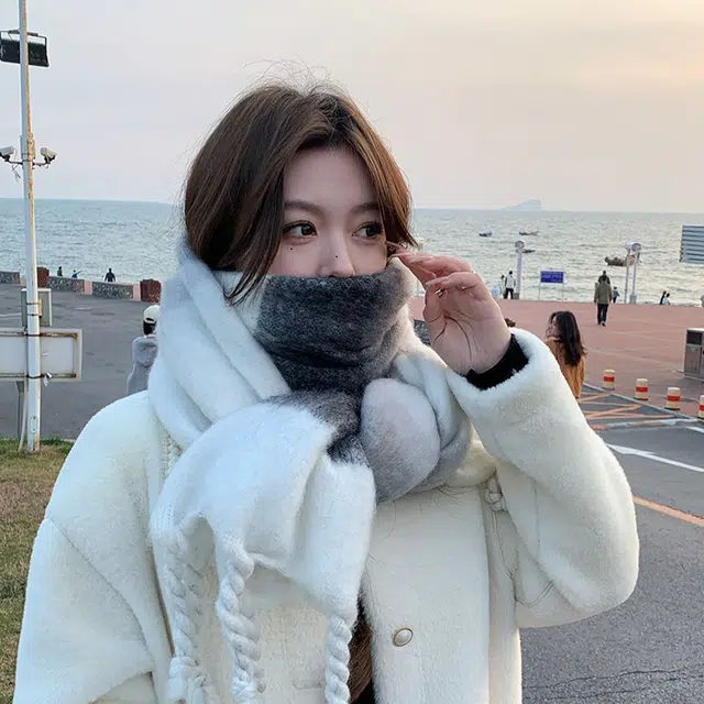 俞兆林 高级渐变色加厚加长大版保暖马海毛仿羊绒 心动礼盒装 聚酯纤维 绒线围巾 男女同款情侣款