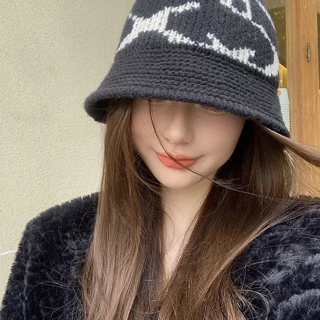 俞兆林 秋冬时尚拼色保暖防风简约百搭 腈纶 绒线帽 女款 黑色