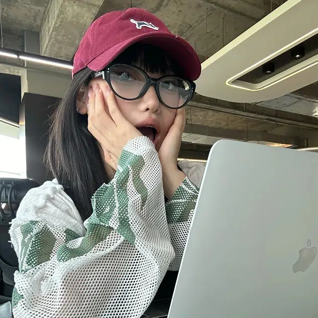 俞兆林 可爱小熊刺绣软顶户外出行遮阳时尚潮流百搭大头围显脸小 棉 鸭舌帽 男女同款情侣款