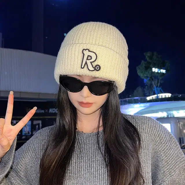 俞兆林 韩版秋冬字母针织保暖防寒纯色百搭 腈纶 绒线帽 男女同款情侣款