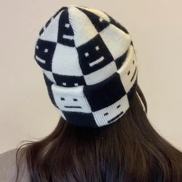 俞兆林 秋冬韩版撞色棋盘格笑脸休闲百搭户外 腈纶 绒线帽 男女同款情侣款