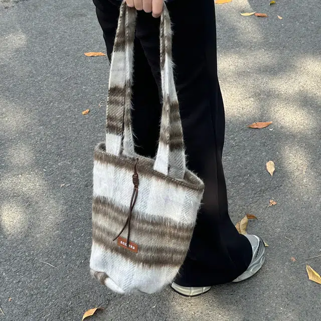 雅鹿 文艺简约复古格子设计 尼龙 单肩包 女款 卡其色