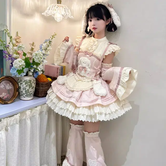 AMUNITS Lolita