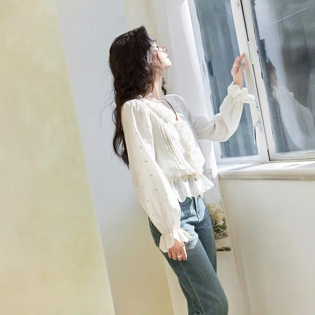 V