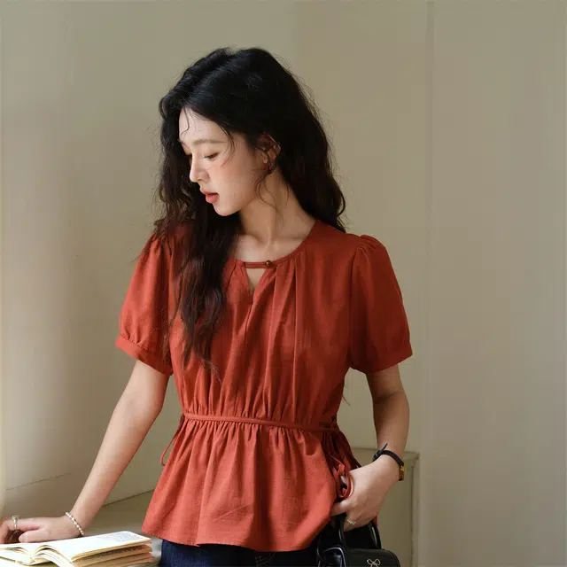 谜秀 短袖夏季收腰纯色常规圆领法式衬衫 女款