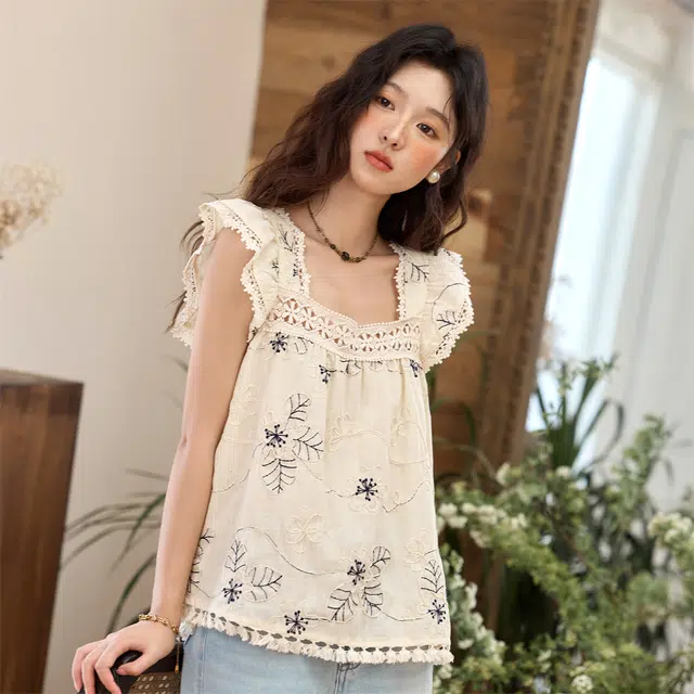 谜秀 方领刺绣娃娃衫碎花短袖翻领法式衬衫 女款