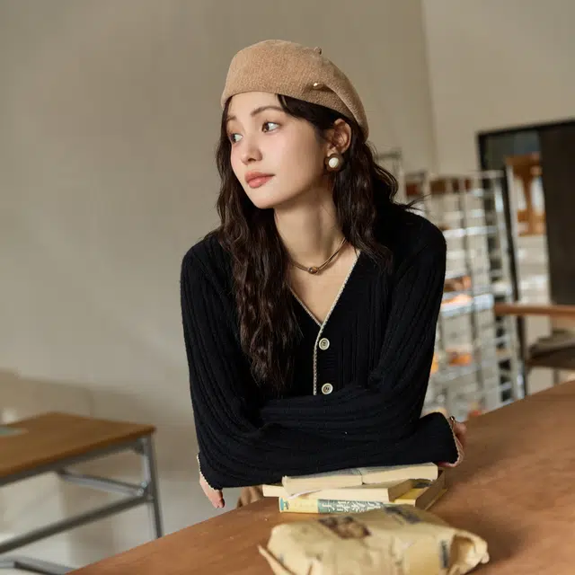 谜秀 温柔韩系设计感休闲复古高级感软糯不规则毛衣 女款