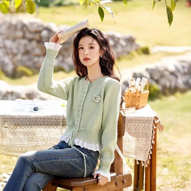 谜秀 时尚拼色简约舒适圆领百搭长袖针织衫 女款 浅绿色
