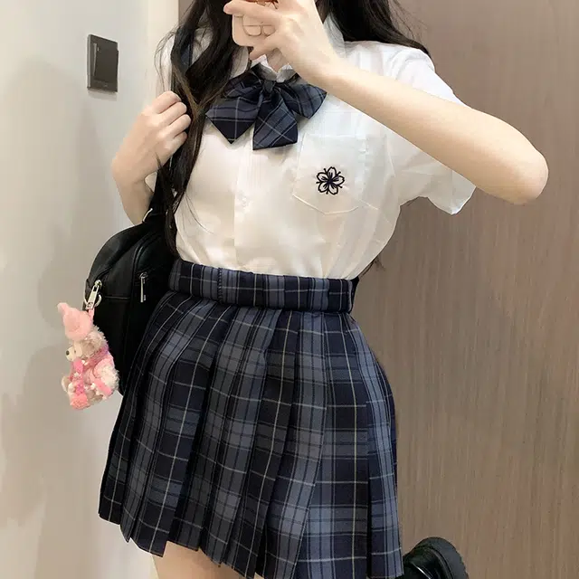 日暮星河 白色上衣夏季日系学院风百搭宽松衬衣短袖衬衫 女款 樱时中白衬