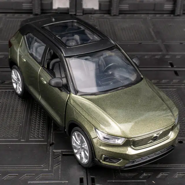 BABYS 1ST XC40