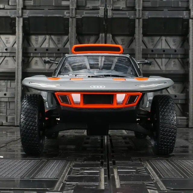 BABYS 1ST RS Q e-tron 124