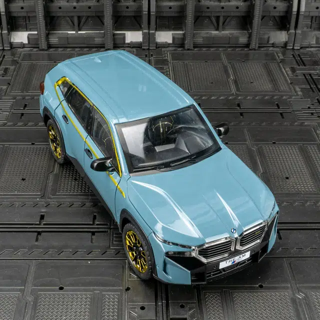 BABYS 1ST XMSUV