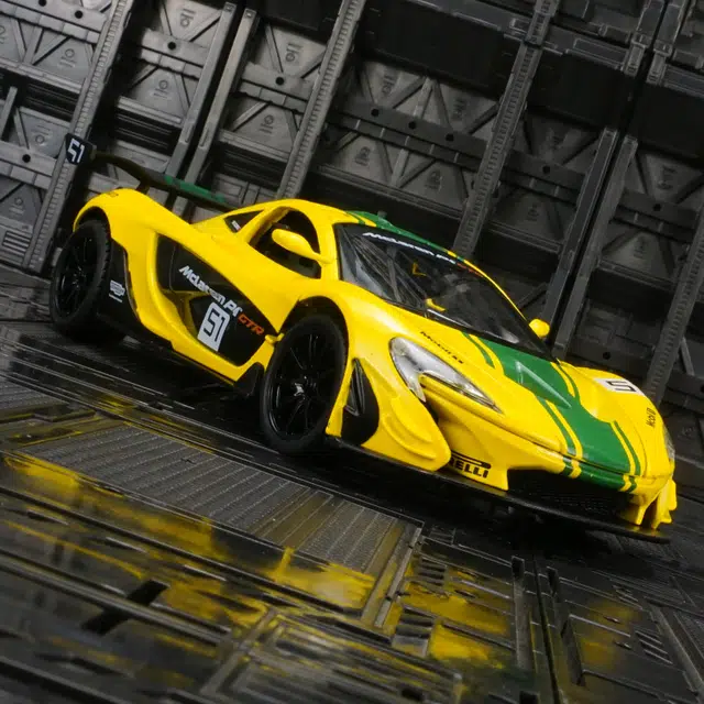 BABYS 1ST P1 GTR