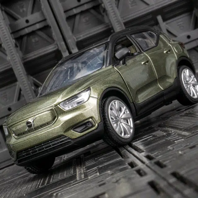 BABYS 1ST XC40