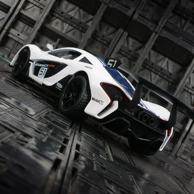 BABYS 1ST P1 GTR