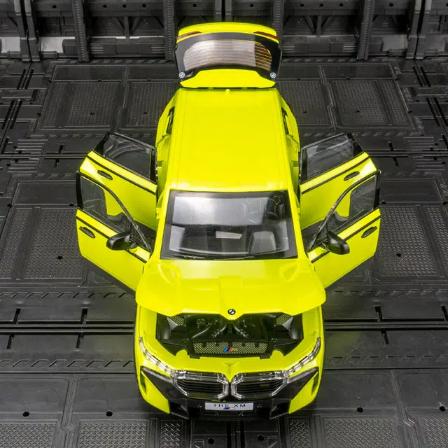 BABYS 1ST XMSUV