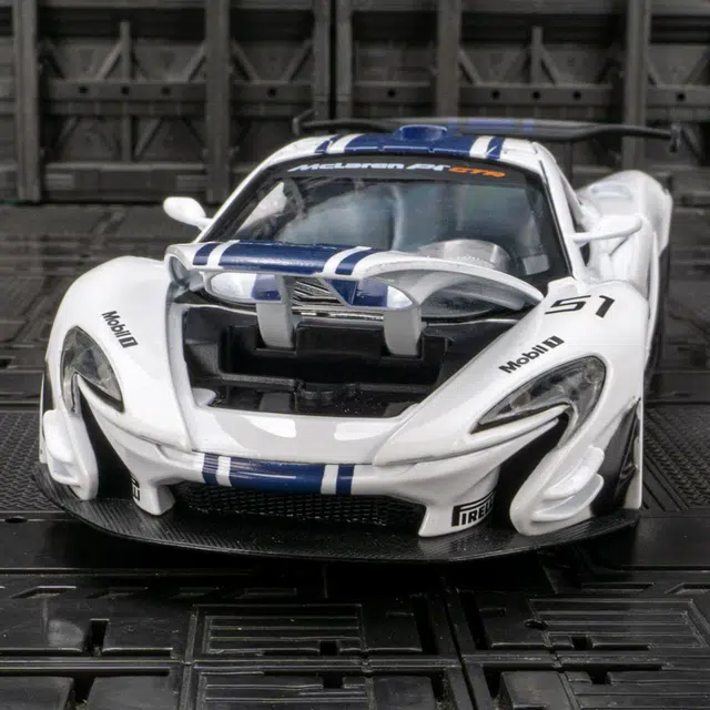 BABYS 1ST P1 GTR