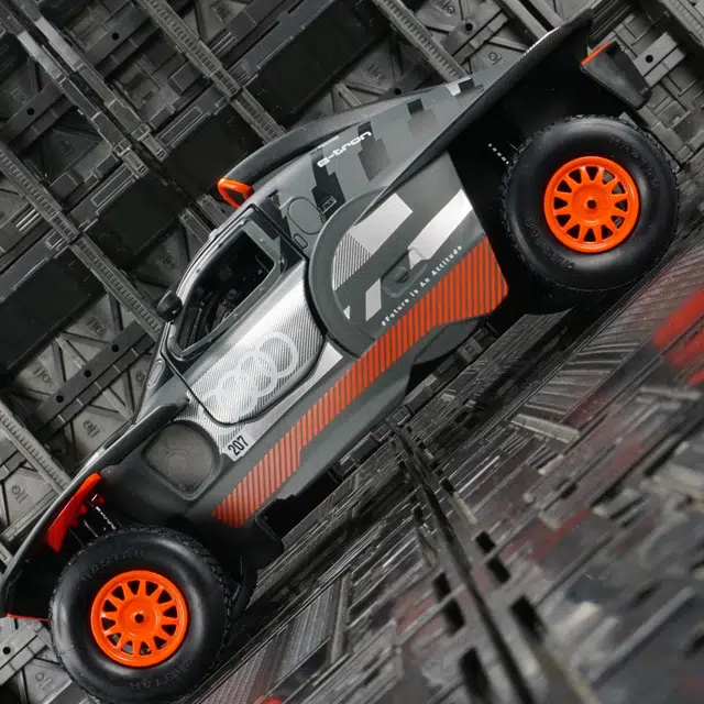 BABYS 1ST RS Q e-tron 124